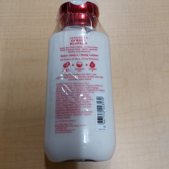 Japanese Cherry Blossom Body Lotion 24 hour moisture 8 fl oz Bath & Body Works - Picture 3 of 5